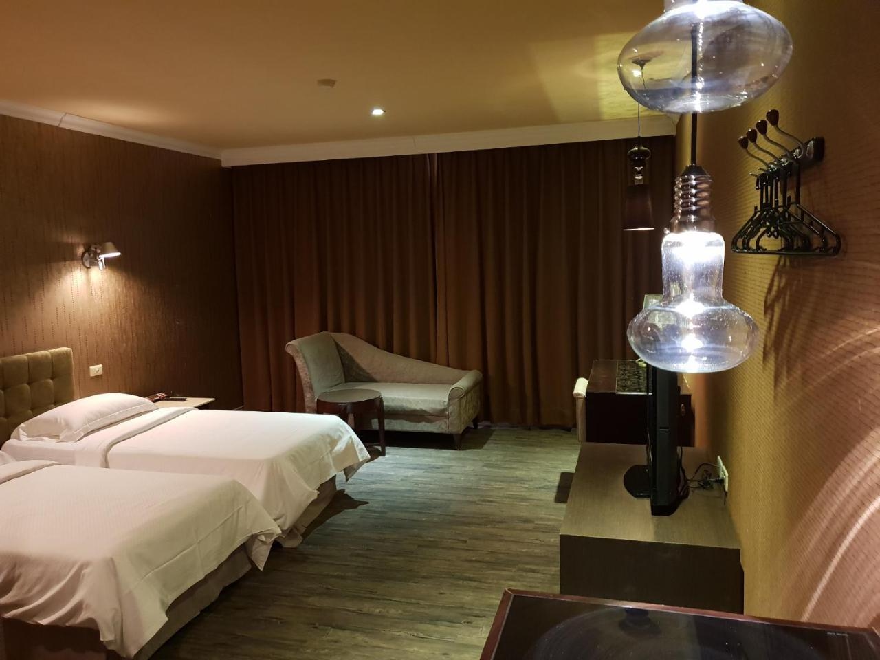 The Riverside Hotel & Motel Гаосюн Экстерьер фото