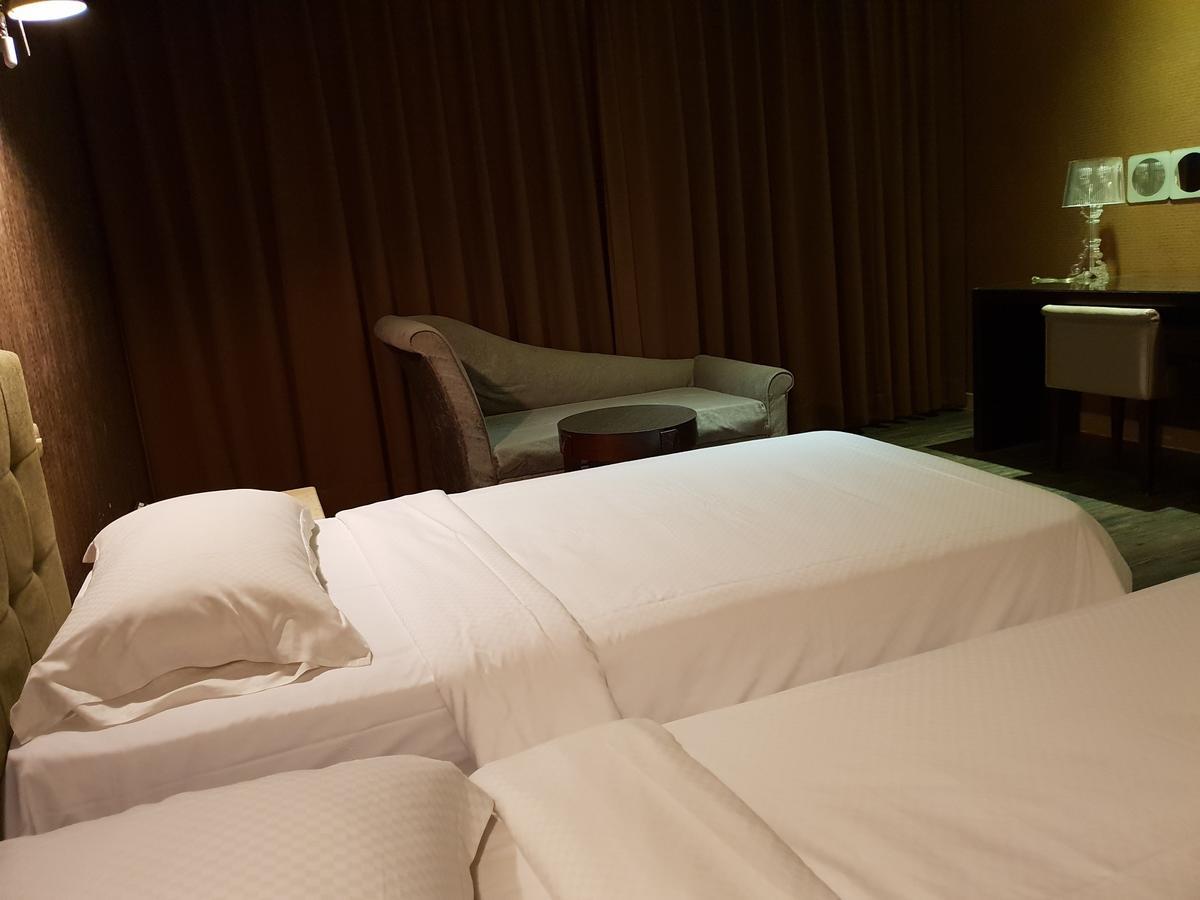 The Riverside Hotel & Motel Гаосюн Экстерьер фото